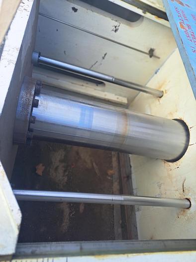 Used Press, Platen, Hydraulic, 300-Ton, 36” x 26” surface, 3000 PSI #S745387