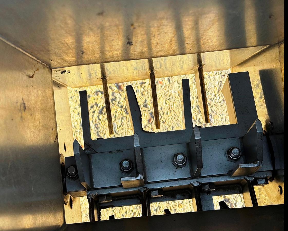 Used Lump Breaker, 15" x 15" Chamber, Stainless Steel, 12.5 HP, Corenco, #5991508