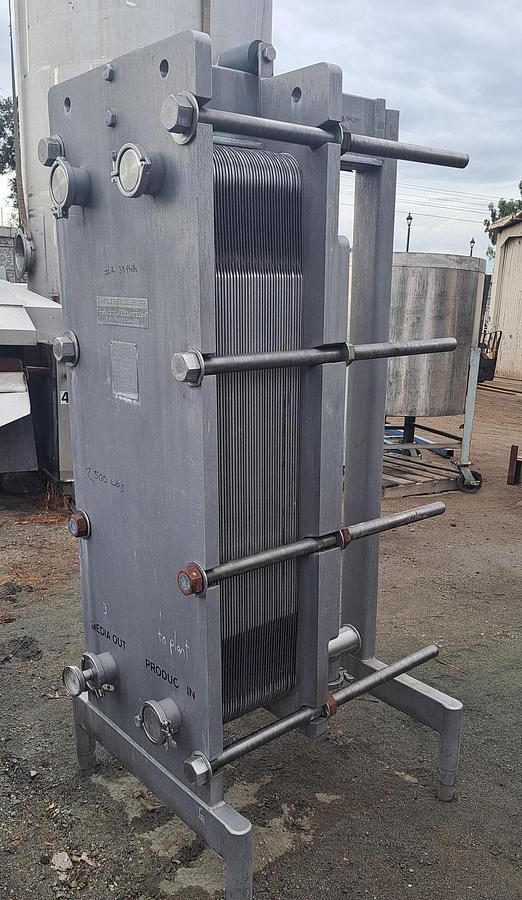 Used Heat Exchanger, Plate, 180 Sq. Ft., 316 Stainless Steel, Mueller, #5991563