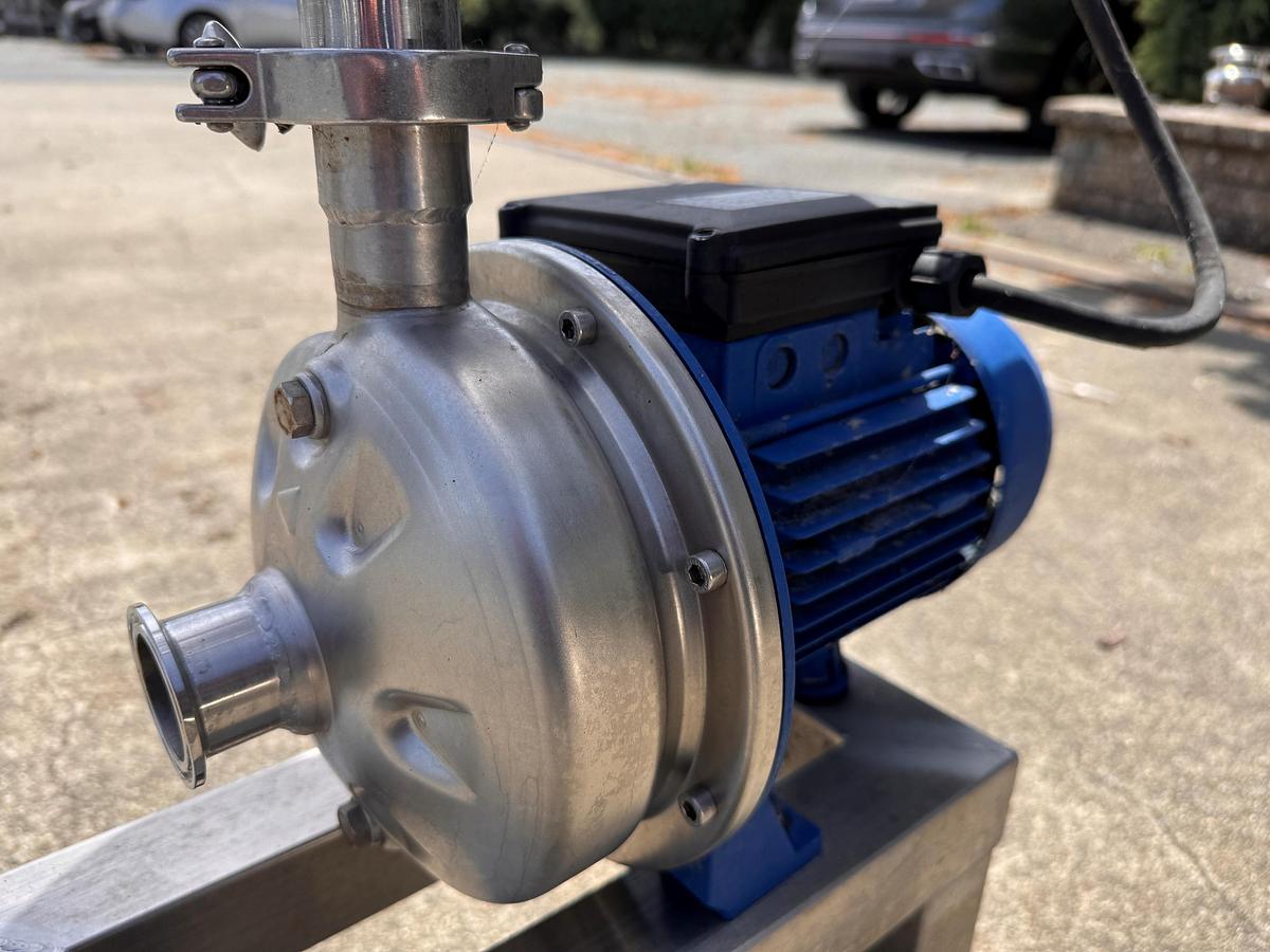 Used Tank, 375 Gallon, 304 Stainless Steel, Jacketed Fermenter, Criveller, Cone Bottom, #5991399