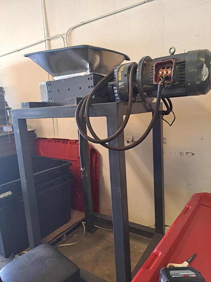 Used Shredder, Recycling, Waste, Mild Steel, 13" x 15", 5.5 kW, #5991730