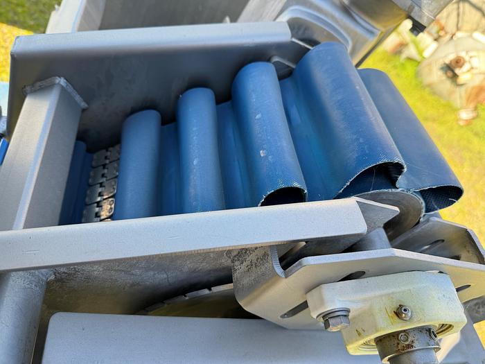 Used Slicer, Tip and Tail Cutter, Topper, F.I.R.M. Inc., 16" Wide Belt, 12" Blade - #5355506