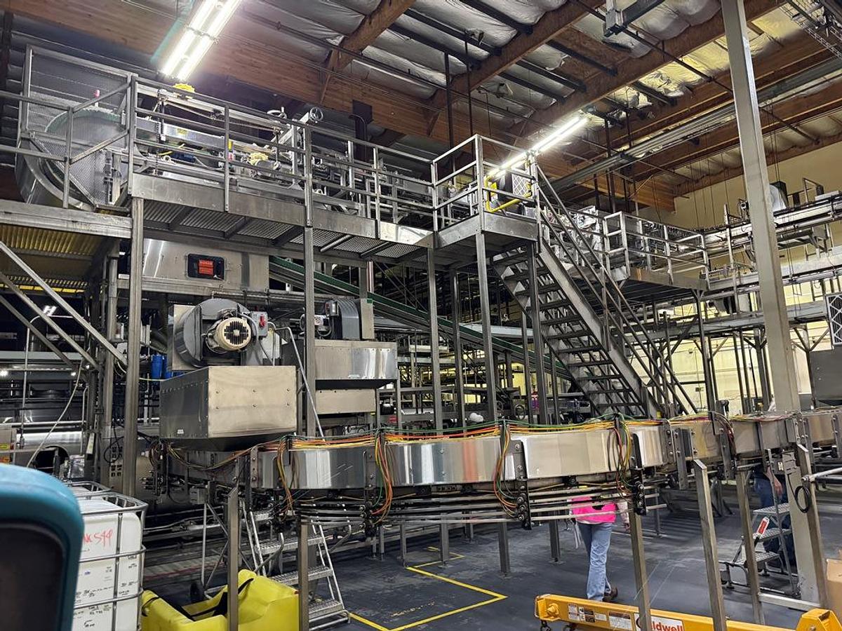 Used Bottling Line, 600–800 BPM, PET, US Bottlers Filler, Sidel Labeler, Kisters Shrink Wrapper, #5991608