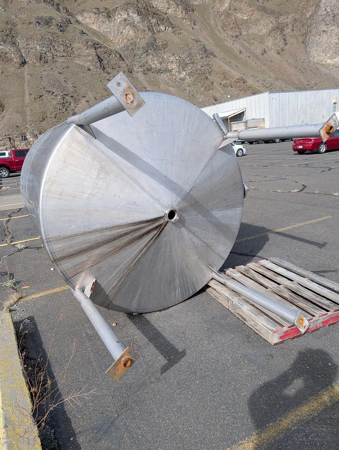 Used Tank, 2,250 Gallon, Stainless Steel, 80” x 96”, Cone Bottom, Lightnin Agitated, #5991596