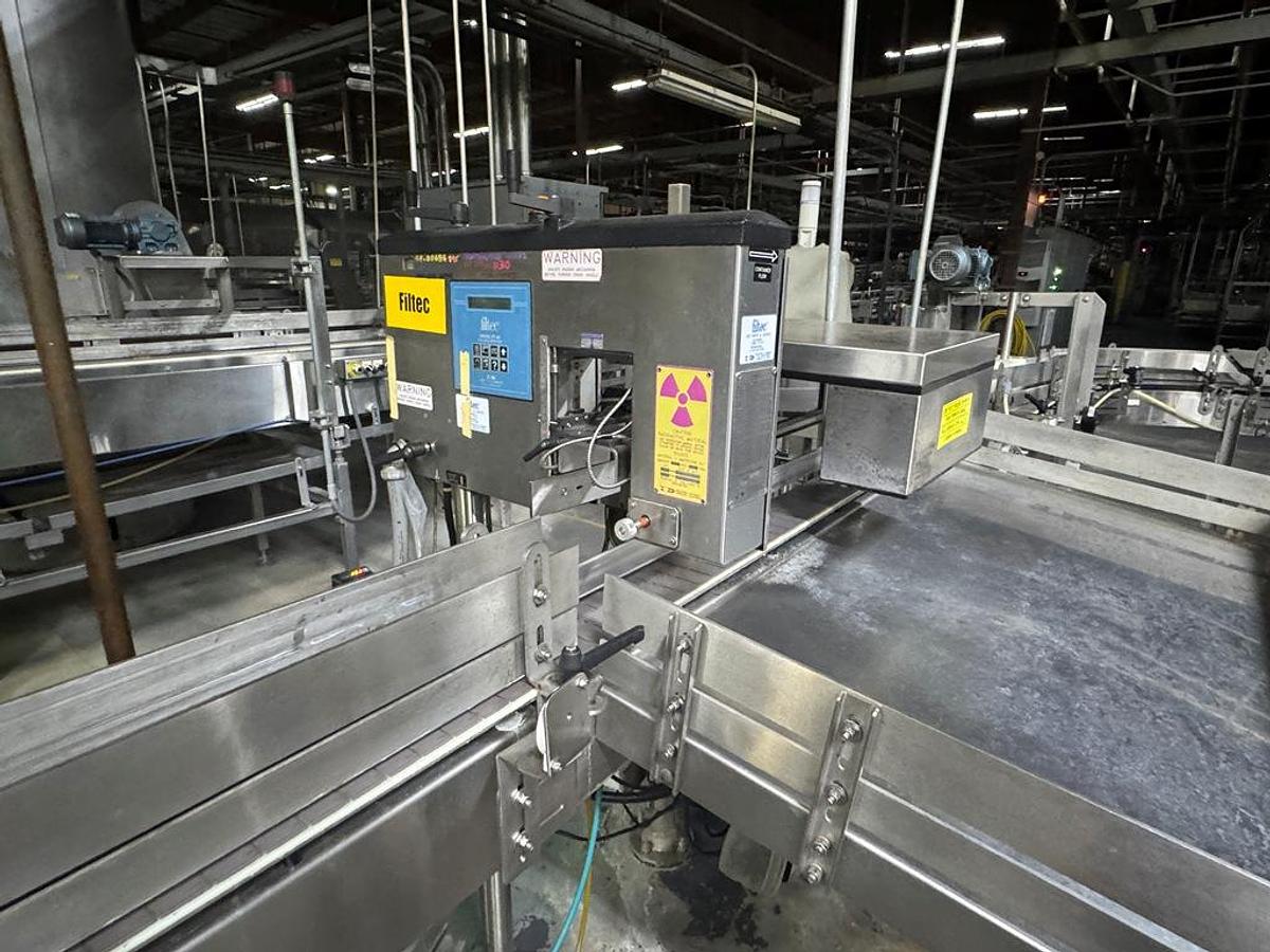 Used Bottling Line, 400 BPM, US Bottlers Filler, Krones Labelers, Fuji Intersleeve, Kisters Packer, #5991610