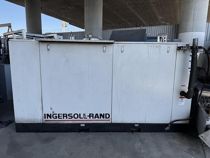 Used Tank, 800-Gallon, Stainless Steel, Agitated, MIX-MOR Mixer #5991290