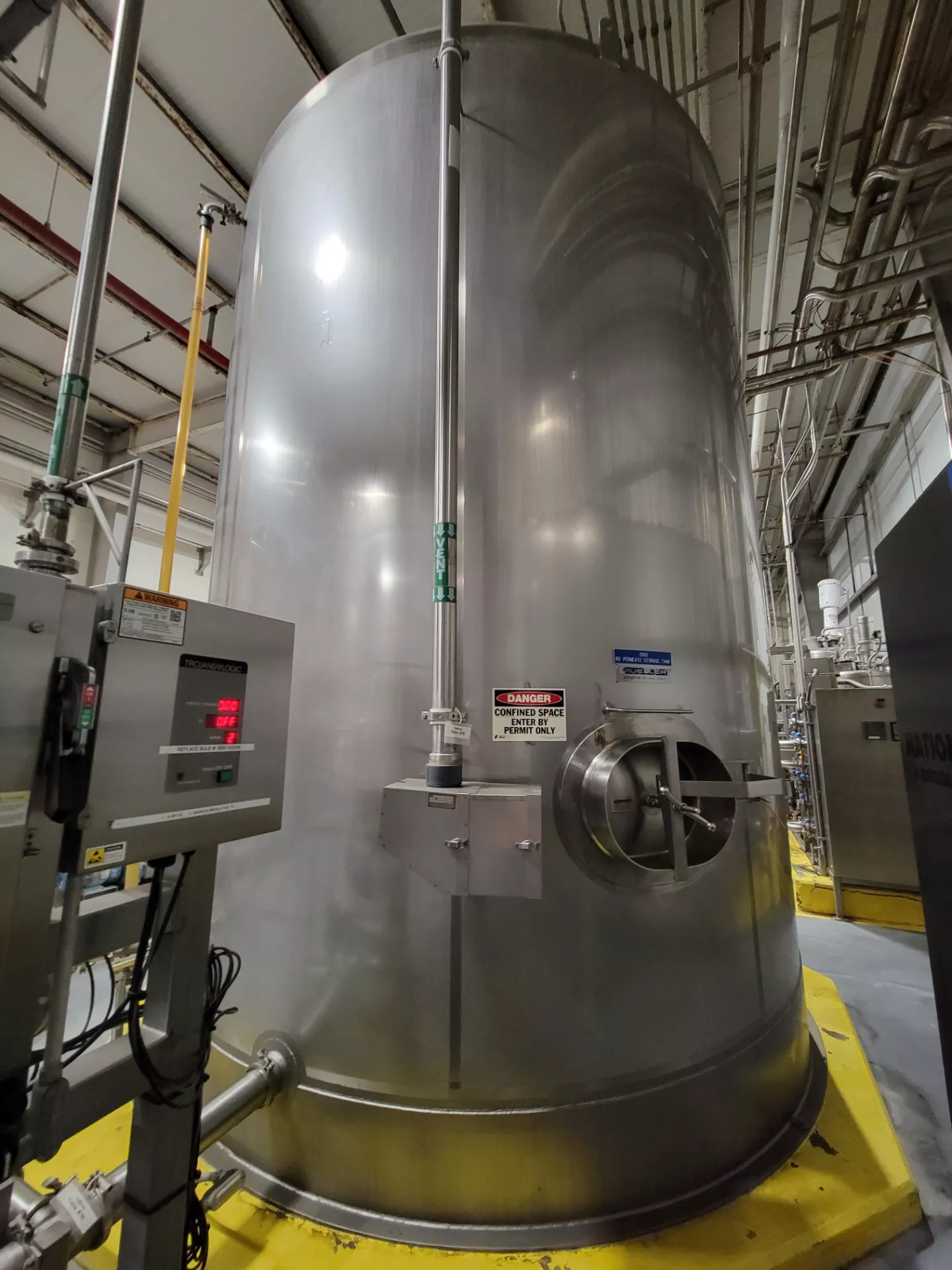 Used Tank, 10,000 Gallon, Stainless Steel, RO Permeate Storage Tank, Mueller, 11' Diameter x 15' Straight Side, #5991776
