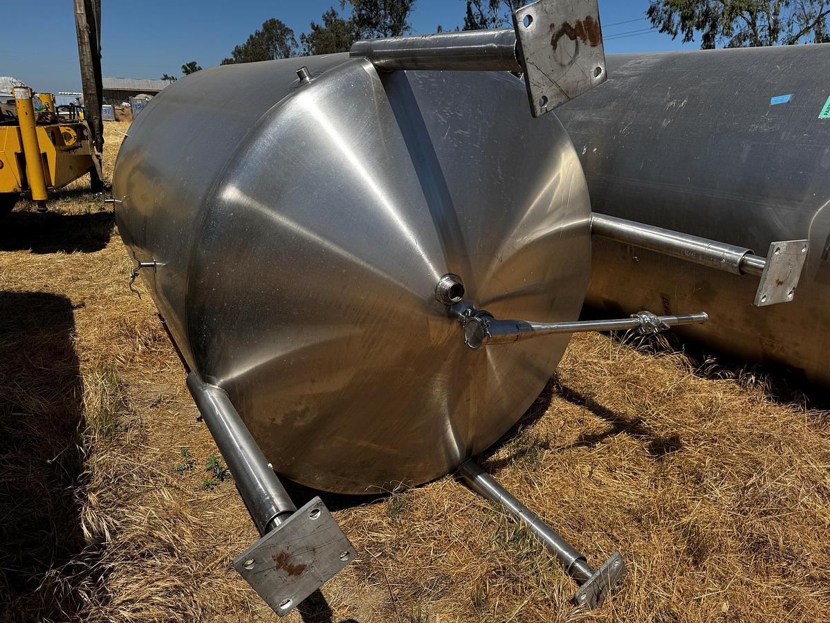 Used Tank, 1,500 Gallon, Stainless Steel, Vertical, Cherry-Burrell #5991406