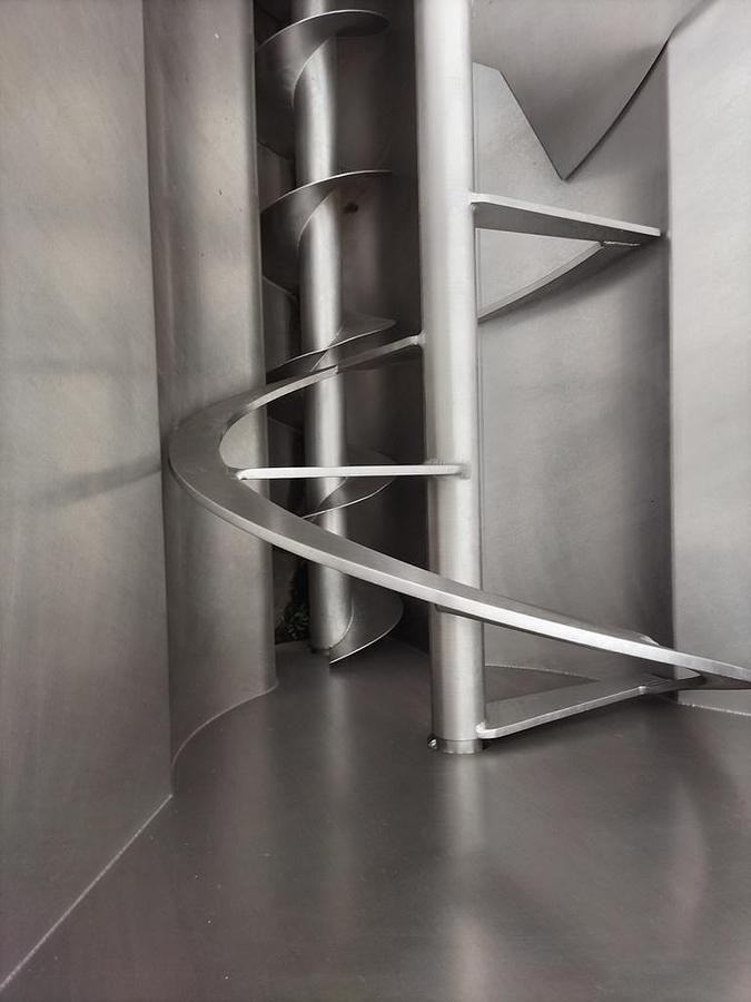 Used Hopper, 85 CF, Stainless Steel, Receiving Bin, Ribbon Agitated, Auger Discharge, #5991688