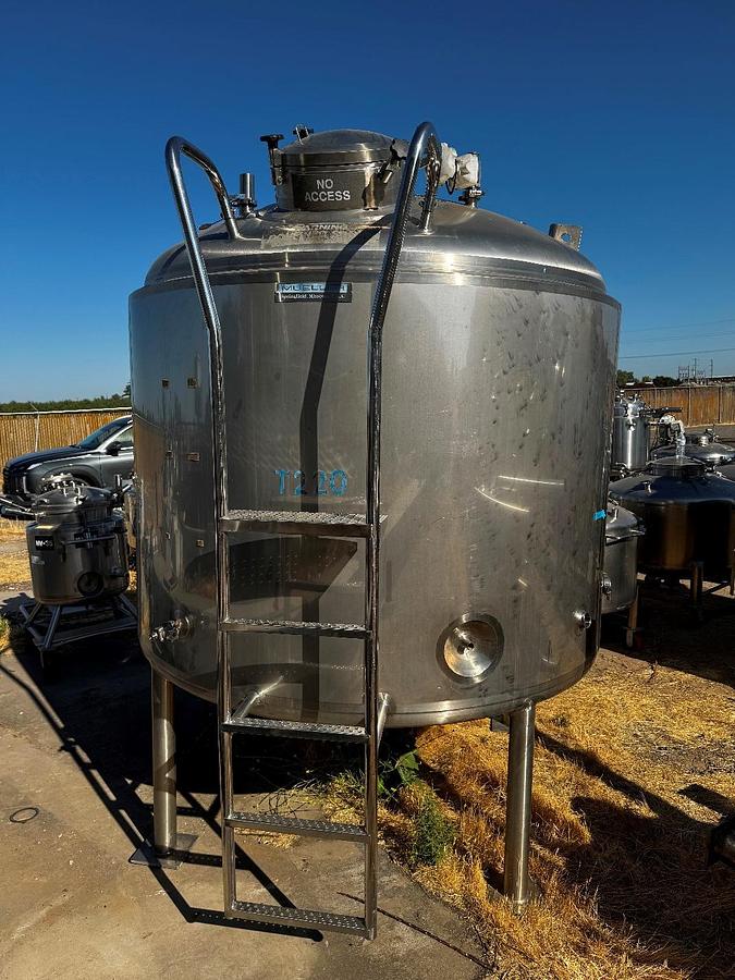 Used Tank, 1,000 Gallon, Full Vacuum, 30 PSI, Stainless Steel, Mueller, #5991480