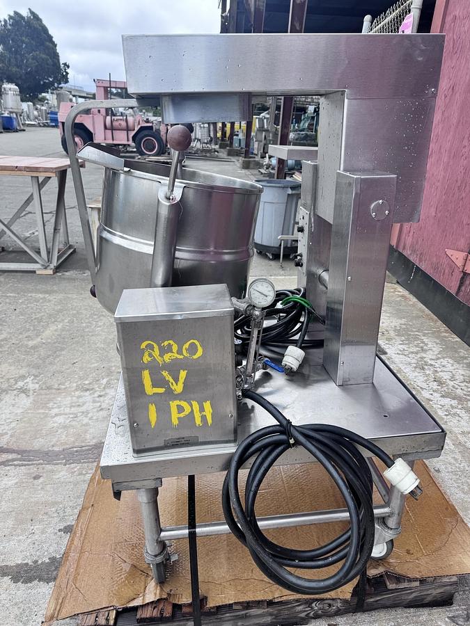 Used Kettle, 10 Gallon, Groen, Electric, Jacketed, Scraper Agitated, Tilting, Model TDB/7-10, #