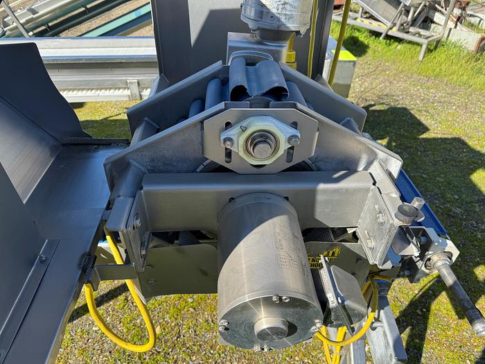 Used Slicer, Tip and Tail Cutter, Topper, F.I.R.M. Inc., 16" Wide Belt, 12" Blade - #5355506