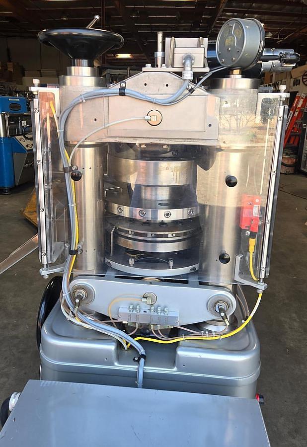 Used Tablet Press, Natoli Manesty Betapress, Multi Station, Rotary, 2007, #5991458