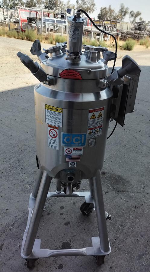 Used Tank, 10.6 Gallon (40 Liter), DCI, Agitated, Stainless Steel, 45 PSI, FV, #5991469
