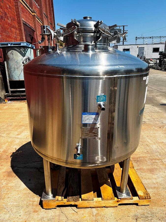 Used Tank, 290 Gallon (1,100-Liter), 316L Stainless Steel, Jacketed, Full Vacuum, Mueller, #
