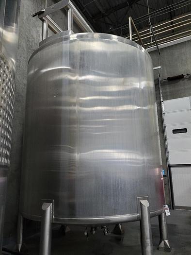 Used Tank, 6,000 Gallon, Stainless Steel, Agitated, Dish Bottom