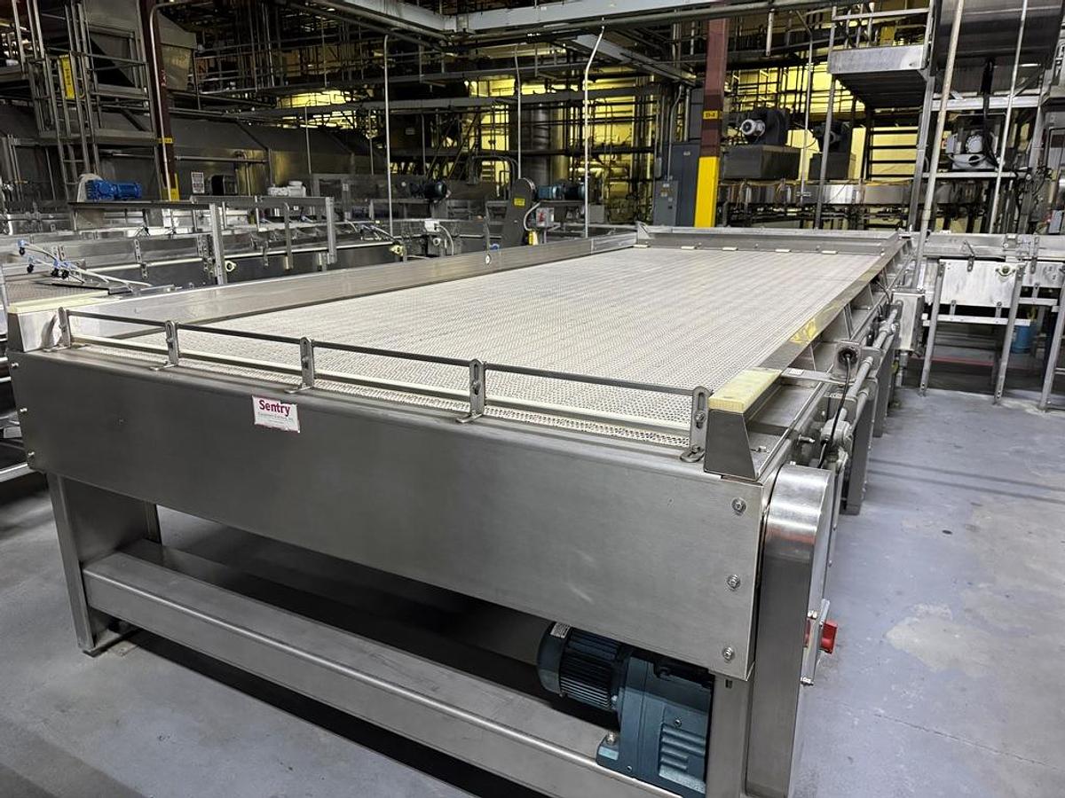 Used Bottling Line, 600–800 BPM, PET, US Bottlers Filler, Sidel Labeler, Kisters Shrink Wrapper, #5991608