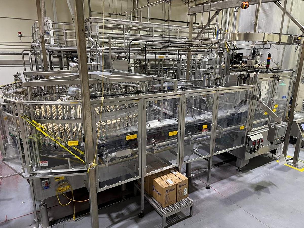 Used Bottling Line, 600–800 BPM, US Bottlers Filler, Sidel Labeler, Kisters TSP100V Shrink Wrapper, #5991609