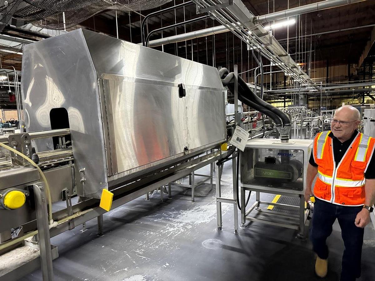 Used Bottling Line, 600–800 BPM, US Bottlers Filler, Sidel Labeler, Kisters TSP100V Shrink Wrapper, #5991609