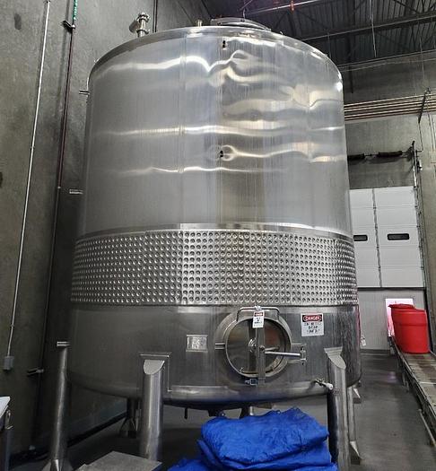 Used Tank, 6,000 Gallon, Stainless Steel, Agitated, Dish Bottom, Jacketed
