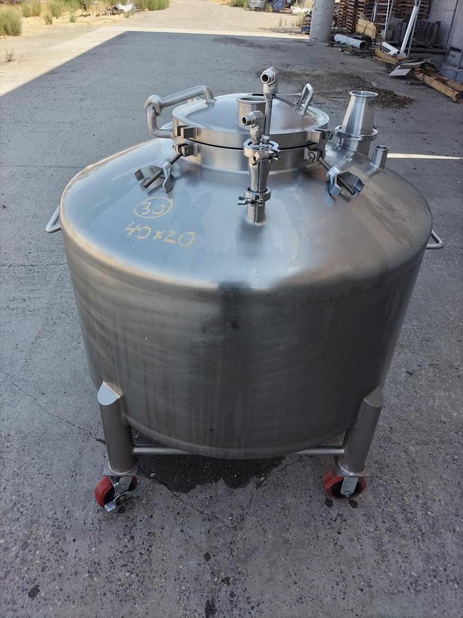 Used Tank, 198 Gallon (750-Liter), 316 Stainless Steel, 30 PSI, Internal Coil, Lee Industries, #5991485
