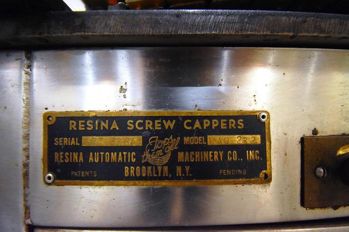 Used Capper, Resina, Model U40 282, Screw Capper, Cap Feeder #5991086