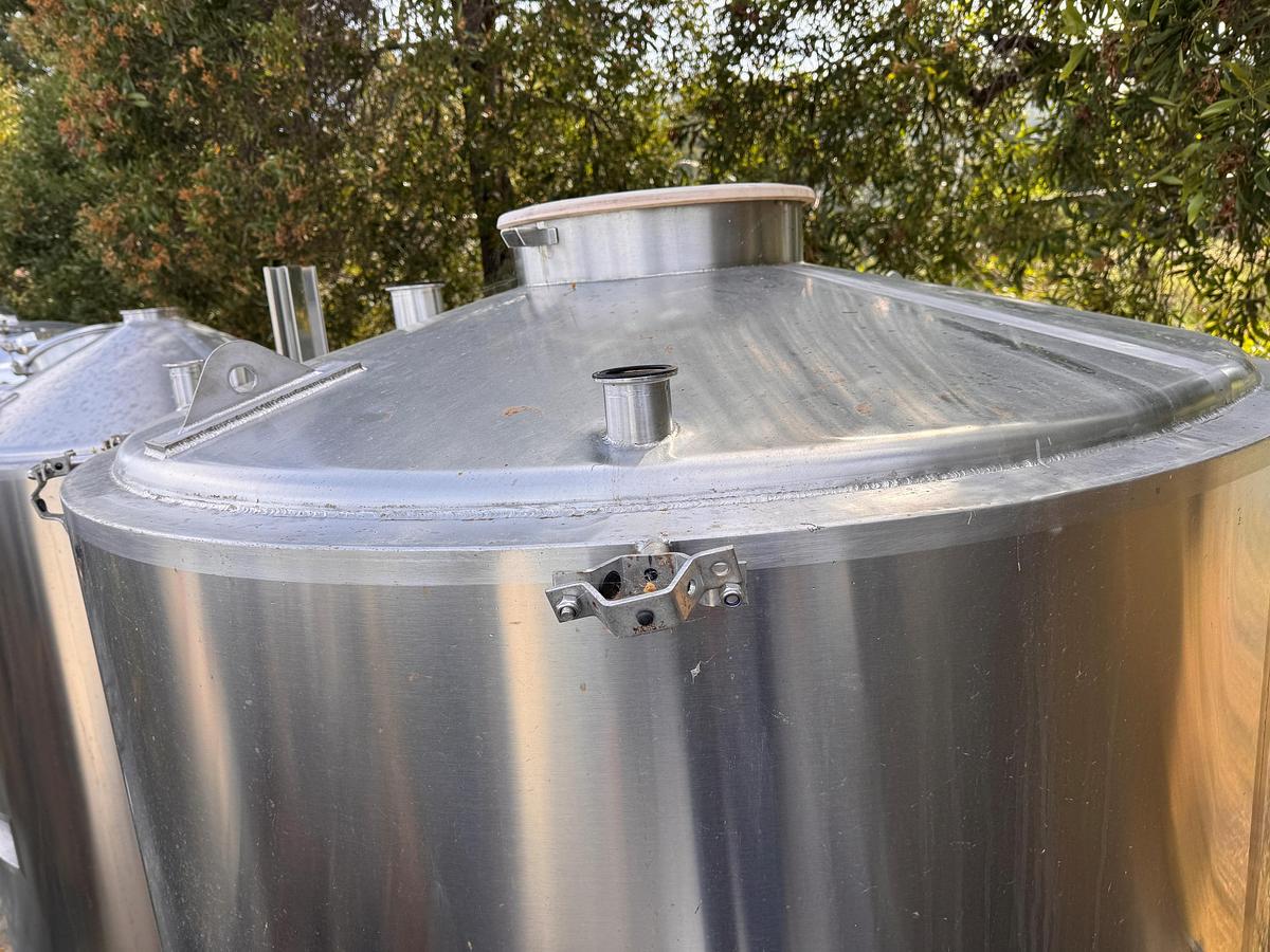 Used Tank, 375 Gallon, 304 Stainless Steel, Jacketed Fermenter, Criveller, Cone Bottom, #5991399