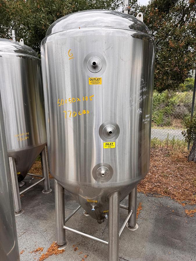Used Tank, 375 Gallon, 304 Stainless Steel, Fermenter, Criveller, Jacketed, Cone Bottom, #5991398