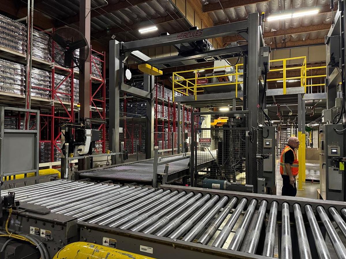 Used Bottling Line, 400 BPM, US Bottlers Filler, Krones Labelers, Fuji Intersleeve, Kisters Packer, #5991610