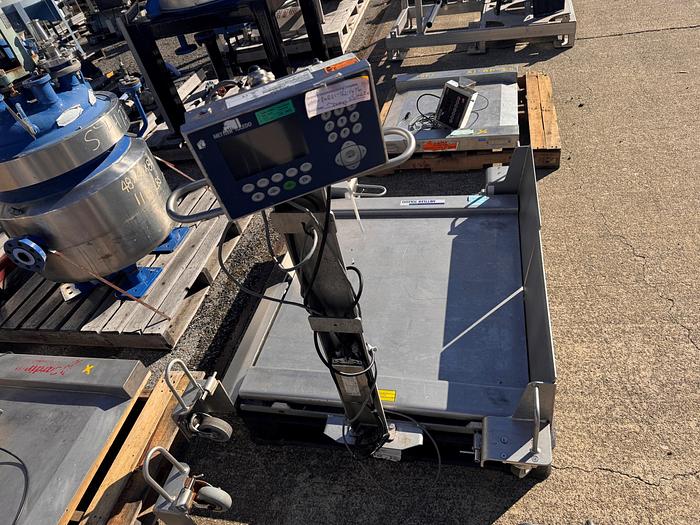 Used Scale, Platform, 42" x 42", 5,000 Pounds, Stainless Steel, Mettler Toledo, IND560, #5991255