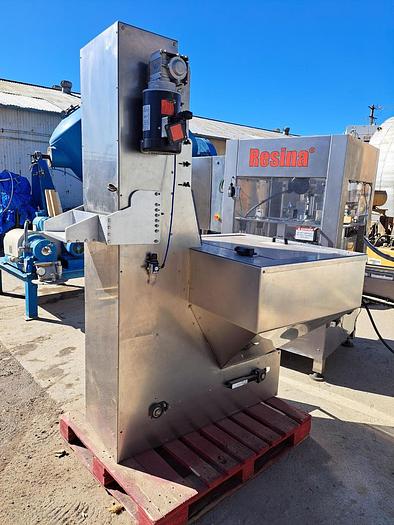 Used Capper, Resina, Model NRS-51, Single Chuck, Stainless Steel