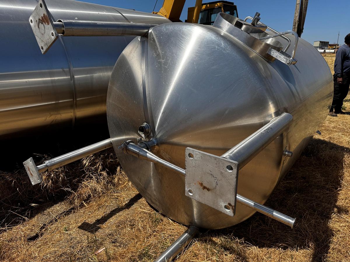 Used Tank, 1,500 Gallon, Stainless Steel, Vertical, Cherry-Burrell #5991406