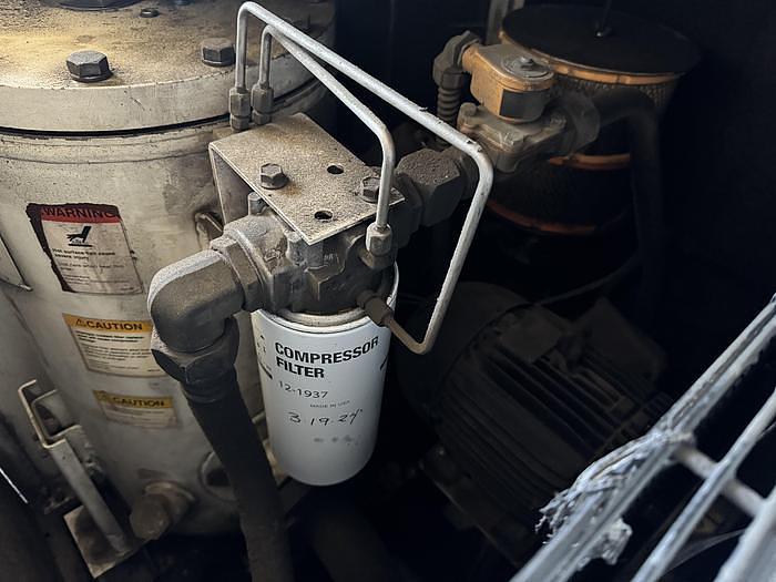 Used Tank, 800-Gallon, Stainless Steel, Agitated, MIX-MOR Mixer #5991290