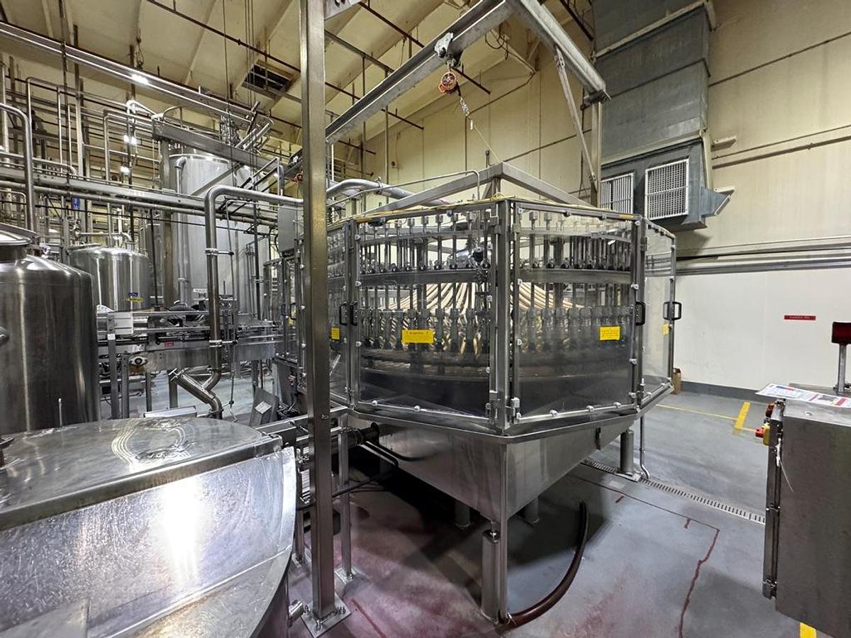 Used Bottling Line, 600–800 BPM, US Bottlers Filler, Sidel Labeler, Kisters TSP100V Shrink Wrapper, #5991609