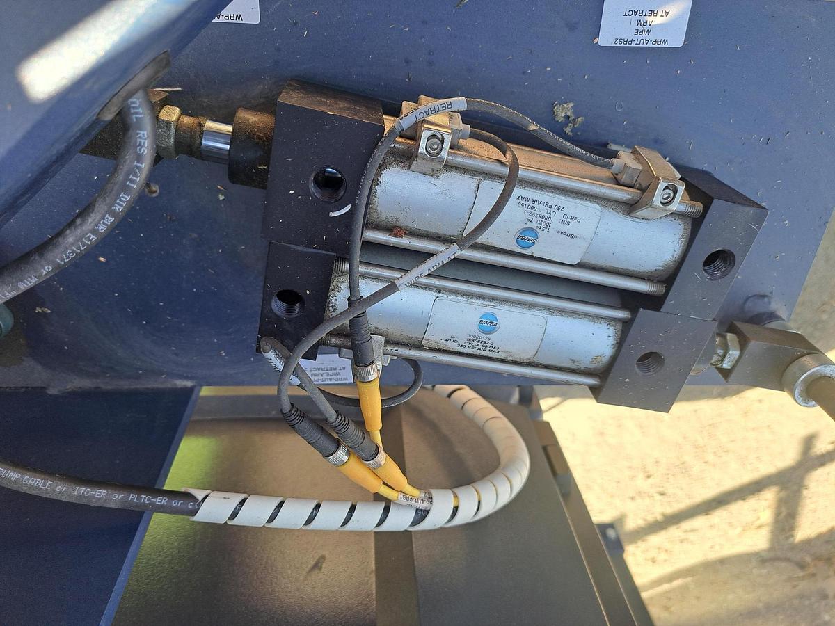 Used Wrapper, Pallet, Automatic, Lantech QLA, 92" Wrap Height, 25' Powered Conveyor, #5991667