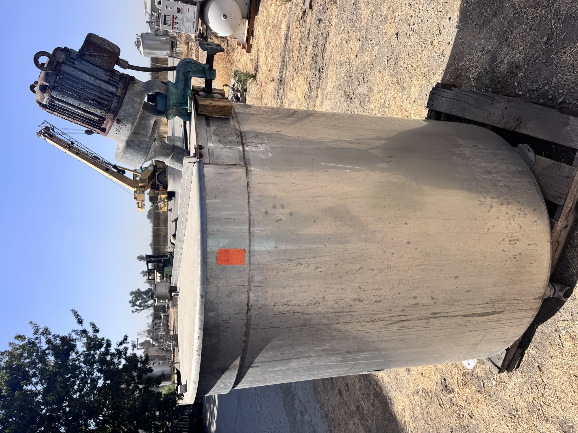 Used Tank, 275 Gallon, Stainless Steel, Lightnin 1.5 HP Agitator, #5991974