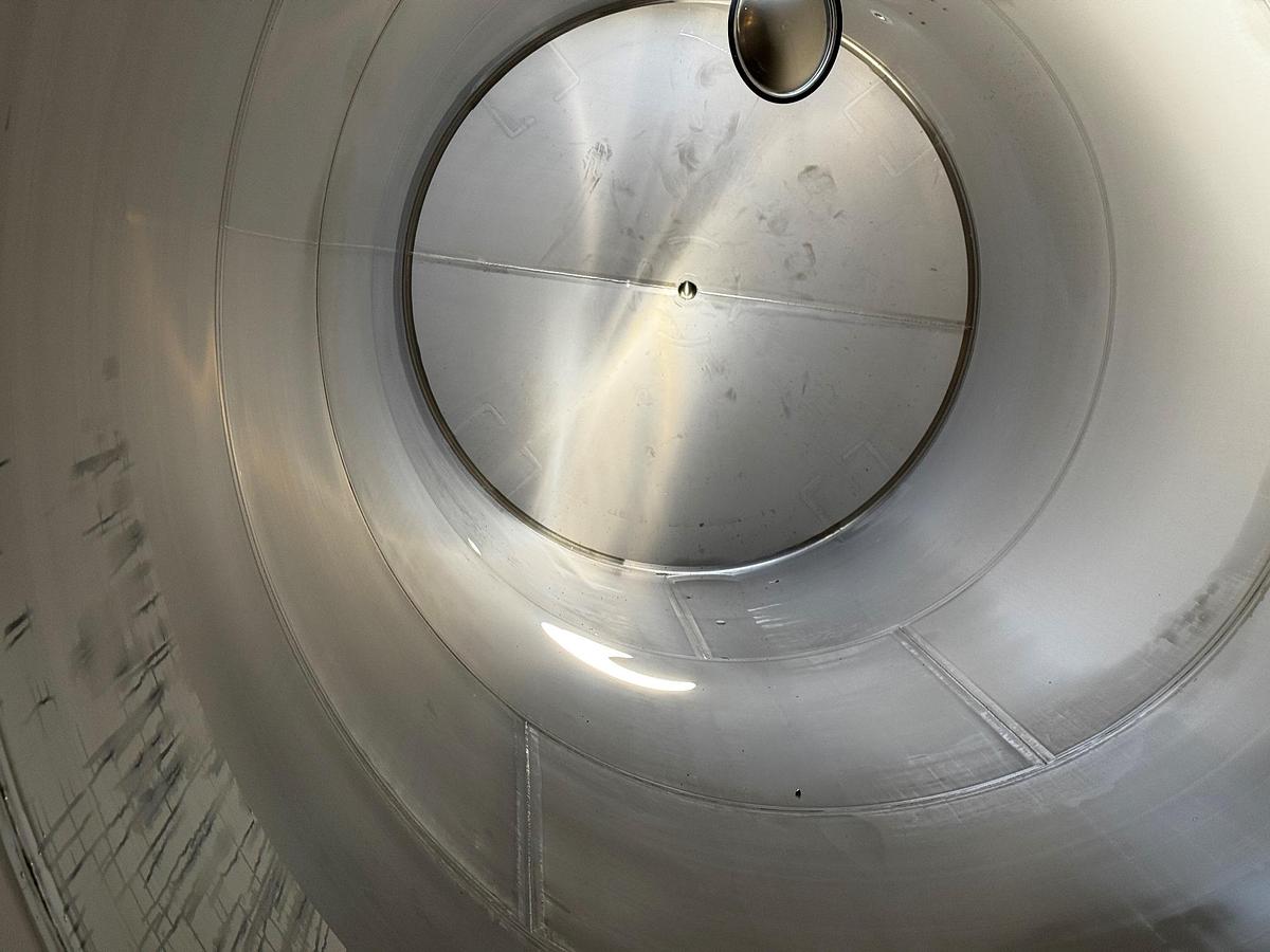 Used Tank, 6,870 Gallon (26,000 Liter), 7' Diameter, Stainless Steel, Vertical #5991407