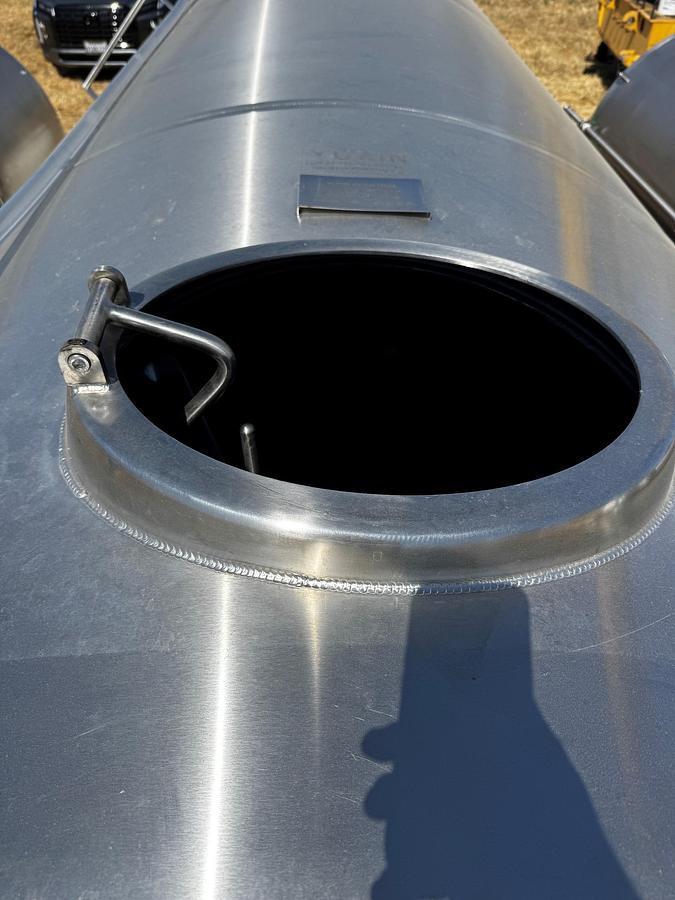 Used Tank, 6,870 Gallon (26,000 Liter), 7' Diameter, Stainless Steel, Vertical #5991376