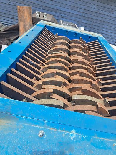 Unused Shredder, 30 HP, 23" x 42" Chamber, 48" Sweco Screener, #5533735