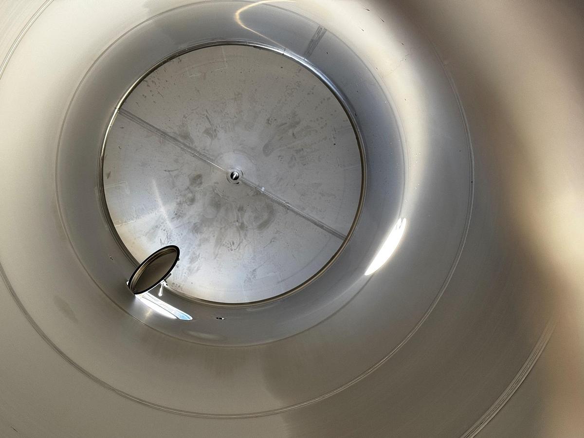 Used Tank, 6,870 Gallon (26,000 Liter), 7' Diameter, Stainless Steel, Vertical #5991408