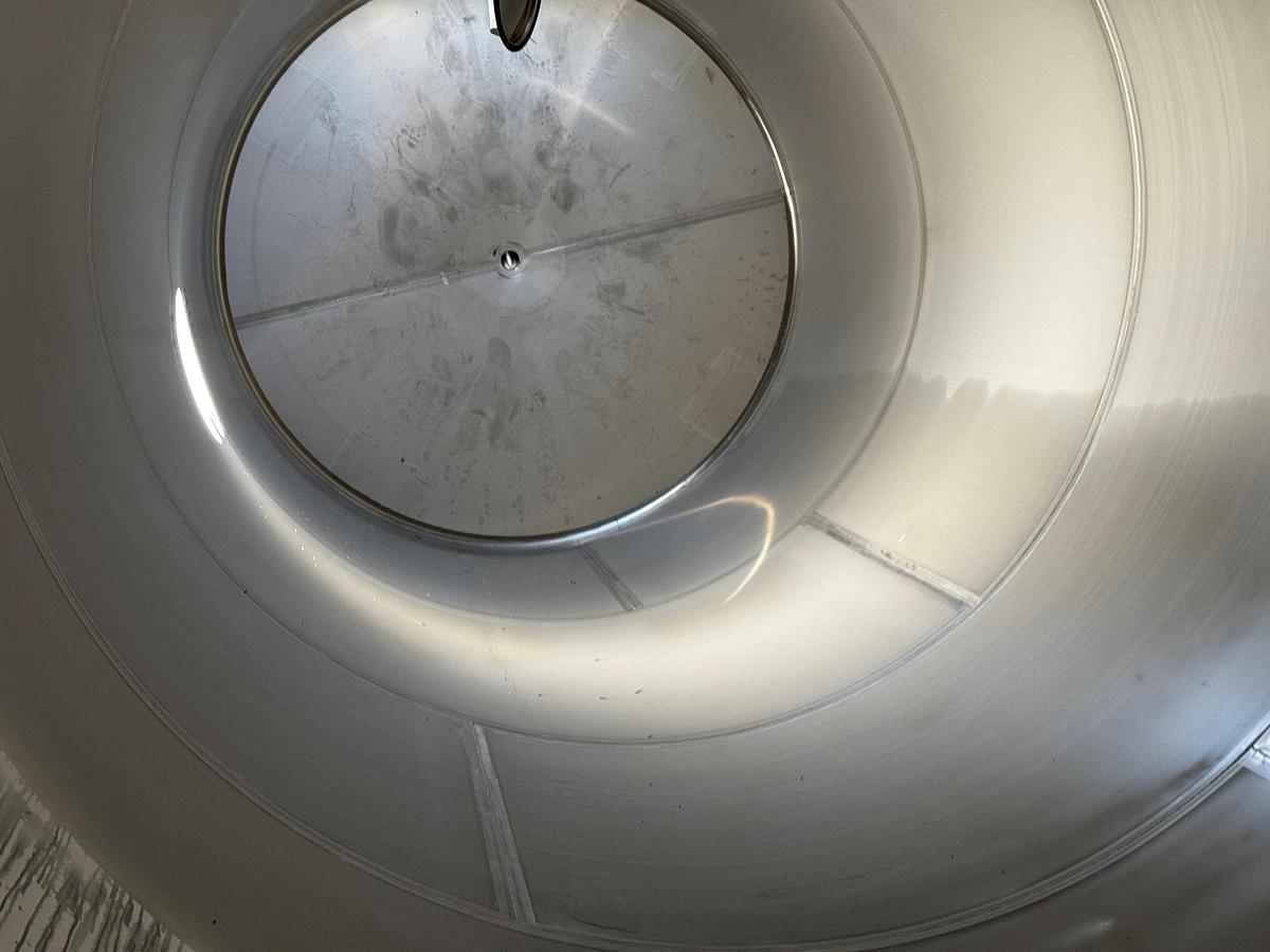 Used Tank, 6,870 Gallon (26,000 Liter), 7' Diameter, Stainless Steel, Vertical #5991408