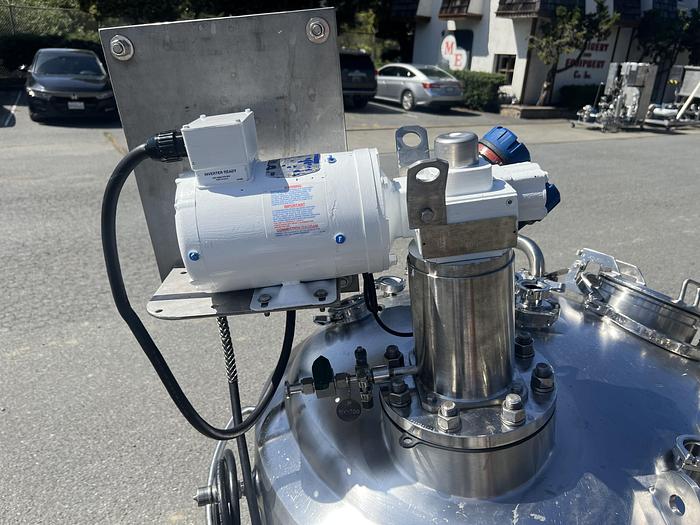 Used Reactor, 25 Gallon (400 Liters), 316L Stainless Steel, Jackted, Agitated #S745440