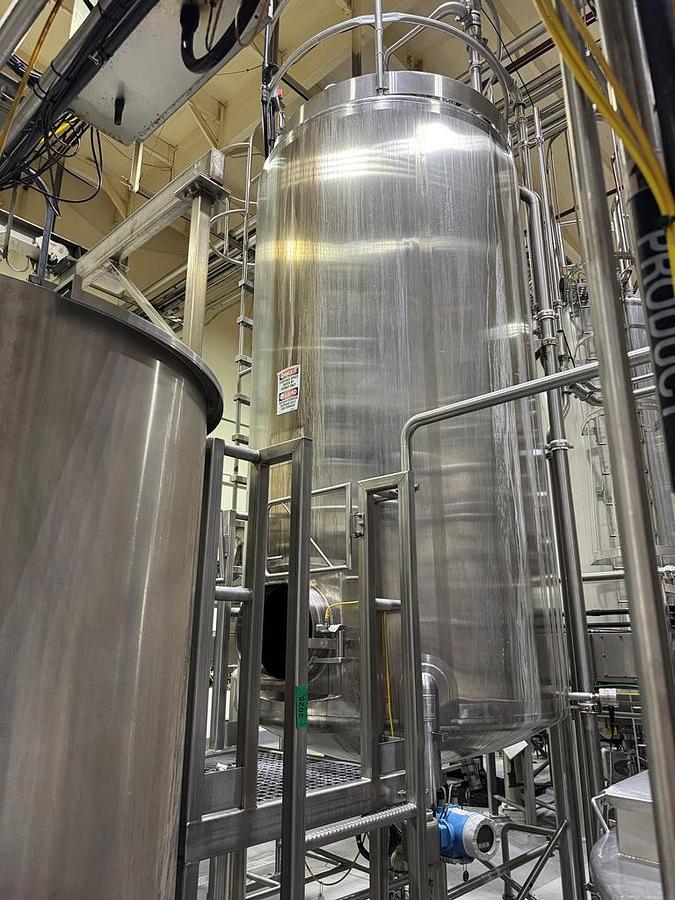 Used Bottling Line, 400 BPM, US Bottlers Filler, Krones Labelers, Fuji Intersleeve, Kisters Packer, #5991610