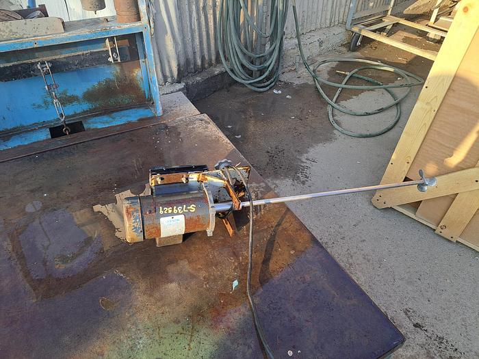 Used Mixer, Agitator, 1/2 HP, Lightnin, Clamp On Style #S739529