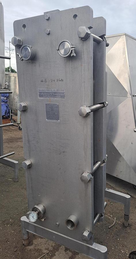 Used Heat Exchanger, Plate, 115 Sq.Ft., 24 Plates, 316 Stainless Steel, Mueller AT161B-10, #5991562