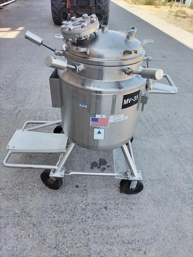 Used Tank, 26 Gallon (100 Liter), 316L Stainless Steel, Jacketed, 45 PSI, FV, #5991492
