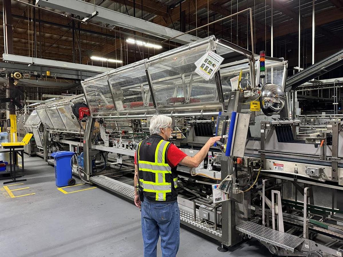 Used Bottling Line, 600–800 BPM, PET, US Bottlers Filler, Sidel Labeler, Kisters Shrink Wrapper, #5991608