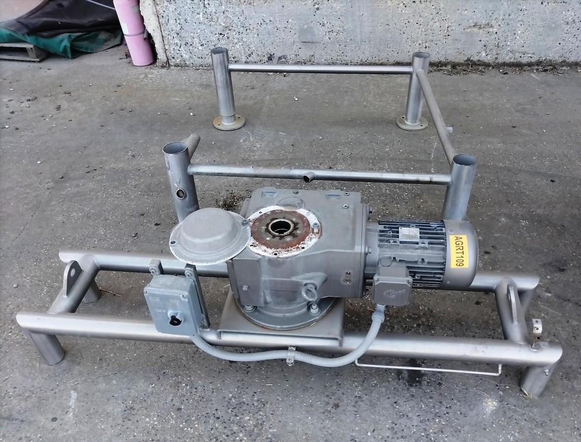 Used Tank, 1,000 Gallon, Stainless Steel, Jacketed, Agitated, Cone Bottom, Qualtech, #5991884