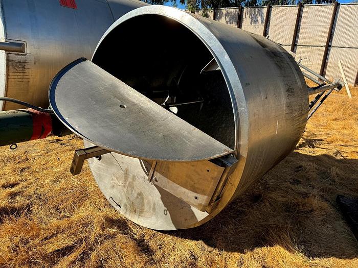 Used Tank, 850 Gallon, Stainless Steel, Jacketed, Agitated, #5991116