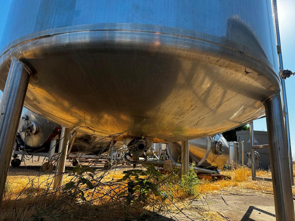 Used Tank, 1,000 Gallon, Full Vacuum, 30 PSI, Stainless Steel, Mueller, #5991480